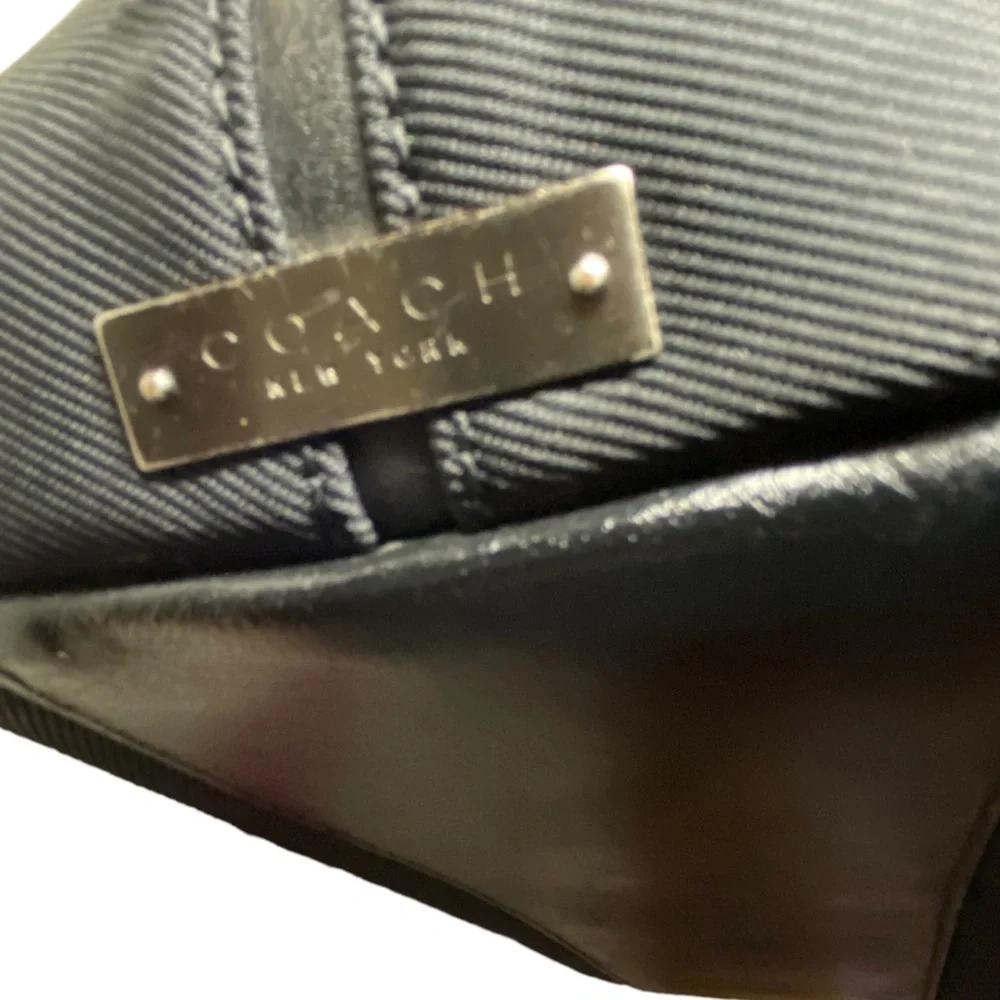 Rare Vintage Coach Handbag In Black - Picture 11 of 11